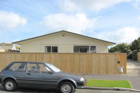 Photo of property in 2/28 Guinness Crescent, Ilam, Christchurch, 8041