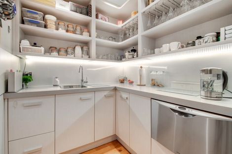 Photo of property in 39 Grand Drive, Orewa, 0931