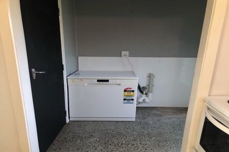 Photo of property in 1/125a Birkdale Road, Birkdale, Auckland, 0626