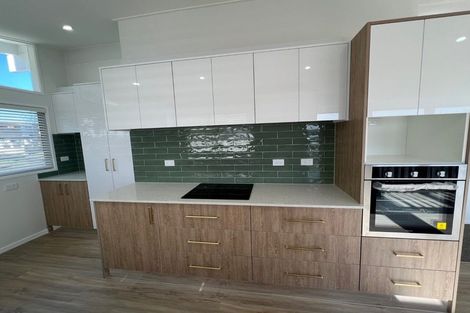Photo of property in 79 Gossamer Drive, Pakuranga Heights, Auckland, 2010