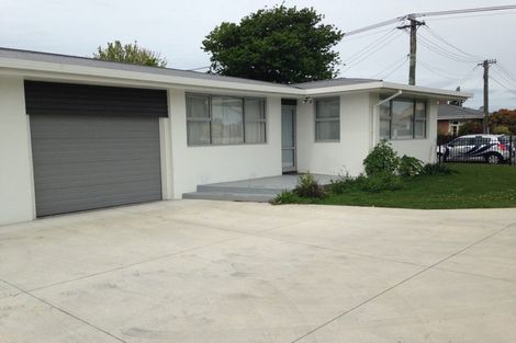 Photo of property in 1/57 Mcfaddens Road, St Albans, Christchurch, 8052