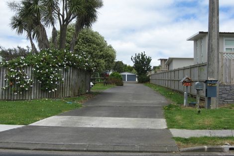 Photo of property in 35 Puriri Road, Pukekohe, 2120