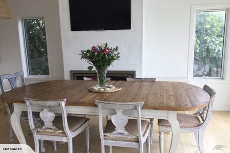 Photo of property in 121 Seaview Road, Piha, New Lynn, 0772