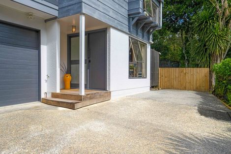 Photo of property in 2/5 Eugen Place, Bayview, Auckland, 0629