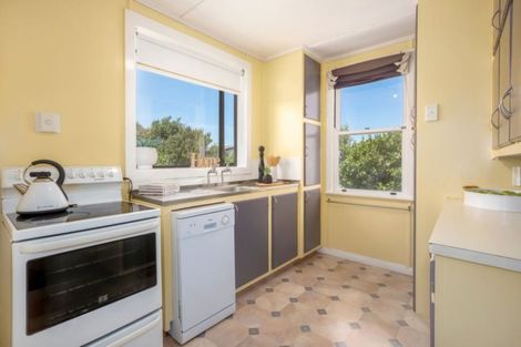 Photo of property in 87 Te Pene Avenue, Titahi Bay, Porirua, 5022