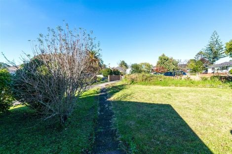 Photo of property in 7 Beaufield Lane, Te Atatu Peninsula, Auckland, 0610