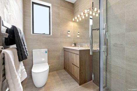 Photo of property in 37b Kingdale Road, Henderson, Auckland, 0610
