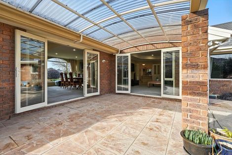 Photo of property in 10 Dinglebay Place, Casebrook, Christchurch, 8051