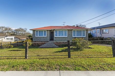 Photo of property in 13 Newington Road, Henderson, Auckland, 0612