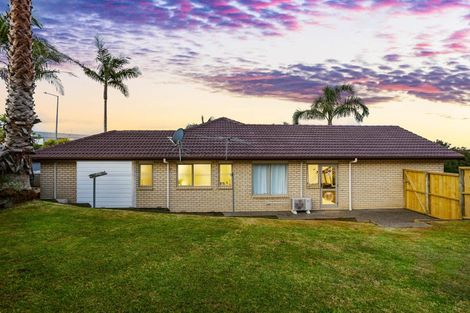 Photo of property in 23 Cinnabar Place, Westgate, Auckland, 0614