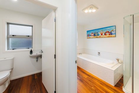 Photo of property in 25 Medallion Court, Kelvin Grove, Palmerston North, 4414