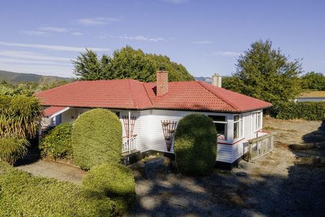 Photo of property in 2 Hughes Street, Waimate, 7924