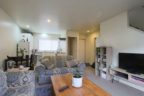 Photo of property in 14/1 Melview Place, New Lynn, Auckland, 0600