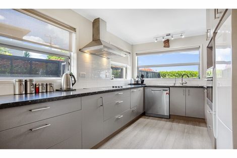 Photo of property in 128 Maire Road, Orewa, 0931