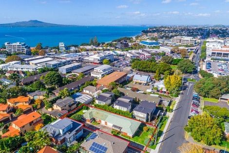 Photo of property in 2/11 The Terrace, Takapuna, Auckland, 0622