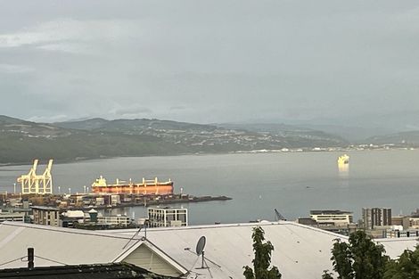 Photo of property in 27a Tanera Crescent, Brooklyn, Wellington, 6021