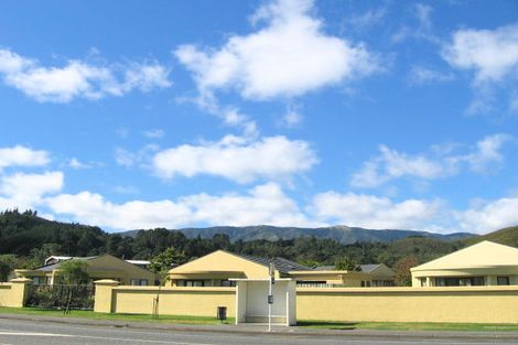 Photo of property in 10/1094 Fergusson Drive, Clouston Park, Upper Hutt, 5018