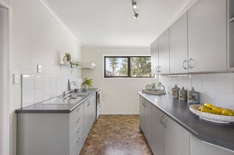 Photo of property in 23 Melandra Road, Stanmore Bay, Whangaparaoa, 0932