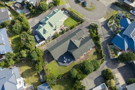 Photo of property in 14 Olliver Grove, Waikanae Beach, Waikanae, 5036