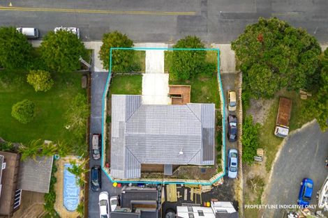 Photo of property in 111 Colwill Road, Massey, Auckland, 0614