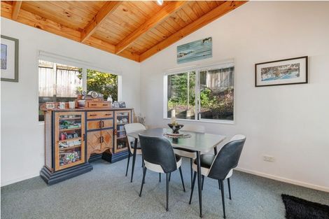 Photo of property in 72 Cabeleigh Drive, Helensville, 0800