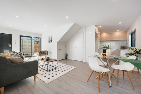 Photo of property in 15b Renata Crescent, Te Atatu Peninsula, Auckland, 0610