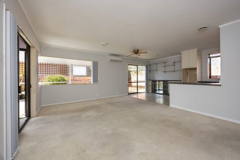 Photo of property in 32 Ribblesdale Road, Henderson, Auckland, 0612