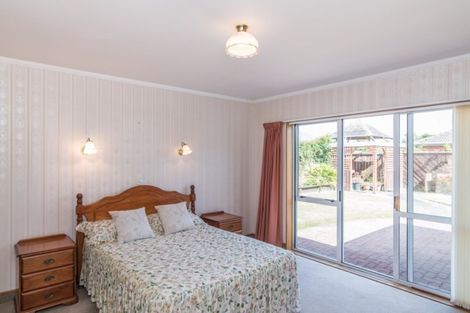 Photo of property in 3 Balmerino Grove, Waikanae, 5036