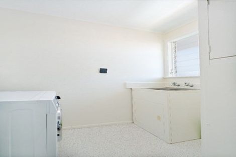 Photo of property in 2/67 Matipo Road, Te Atatu Peninsula, Auckland, 0610