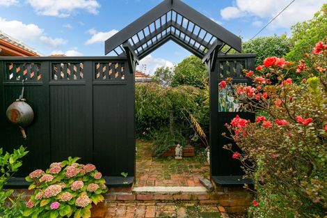 Photo of property in 122 Cashmere Avenue, Khandallah, Wellington, 6035