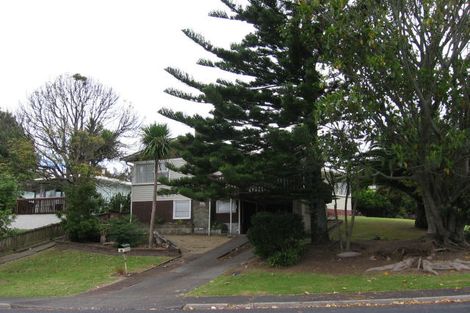 Photo of property in 76 Lauderdale Road, Birkdale, Auckland, 0626