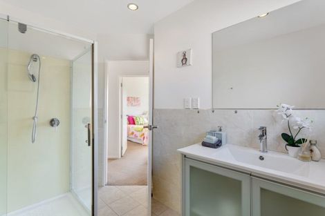 Photo of property in 3155a Great North Road, New Lynn, Auckland, 0600