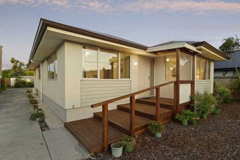 Photo of property in 74 Wilsons Road, Saint Martins, Christchurch, 8022