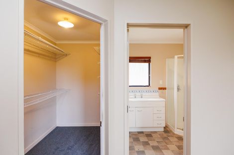 Photo of property in 27 Parnell Heights Drive, Kelvin Grove, Palmerston North, 4414