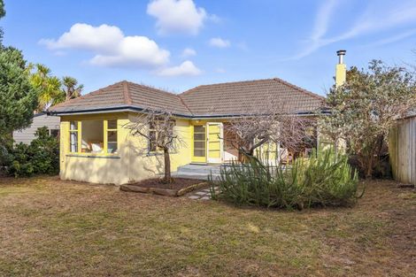 Photo of property in 25 Weka Road, Raumati Beach, Paraparaumu, 5032