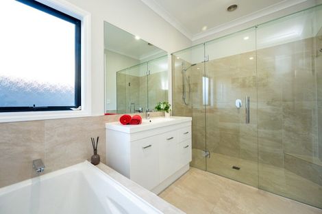 Photo of property in 10 Ruahine Road, Poraiti, Napier, 4112