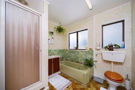 Photo of property in 5 Manuka Place, Hawera, 4610