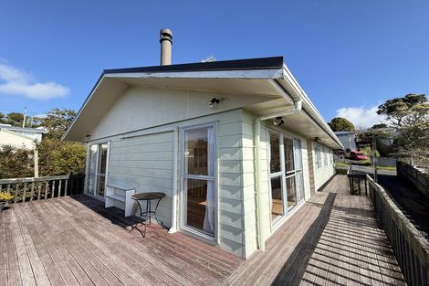 Photo of property in 3 Celeste Place, Totara Vale, Auckland, 0627