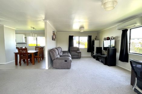 Photo of property in 100 Frobisher Street, Island Bay, Wellington, 6023