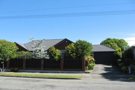 Photo of property in 27 Staveley Street, Avonhead, Christchurch, 8042