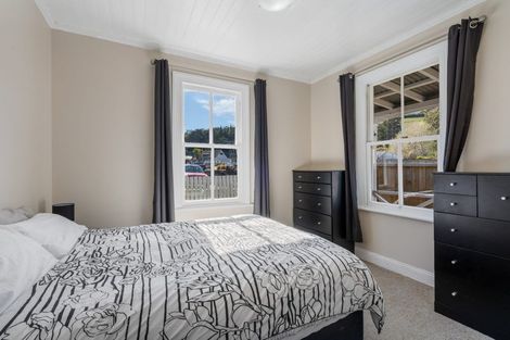 Photo of property in 396 Kaikorai Valley Road, Bradford, Dunedin, 9011