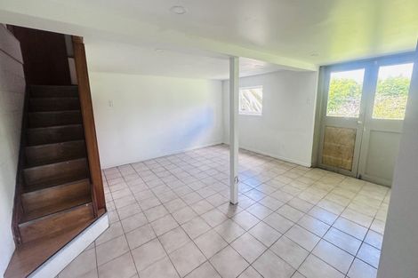 Photo of property in 151 Bleakhouse Road, Mellons Bay, Auckland, 2014