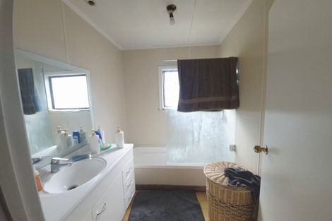 Photo of property in 8a Inver Street, Glen Eden, Auckland, 0602