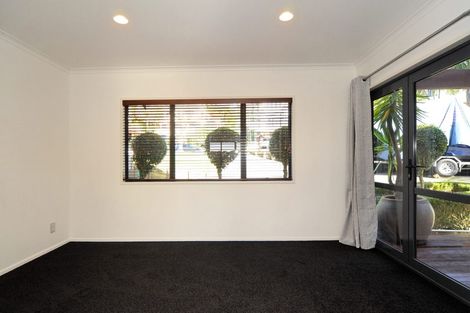 Photo of property in 7 Glenreagh Place, Torbay, Auckland, 0630