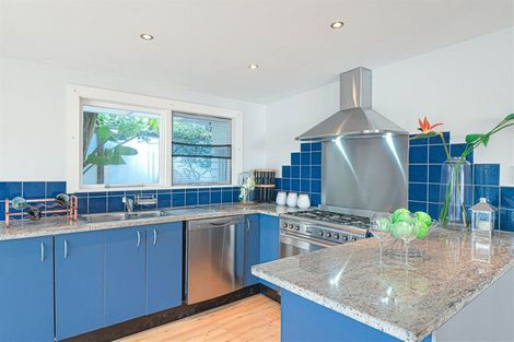 Photo of property in 25 Marsh Avenue, Forrest Hill, Auckland, 0620