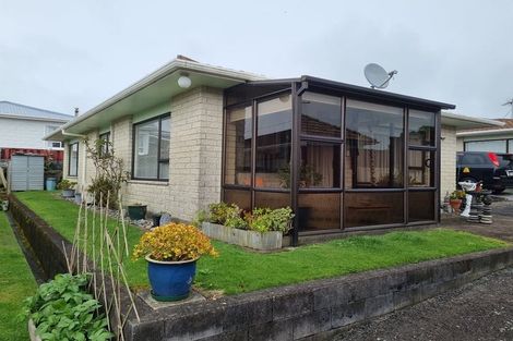 Photo of property in 2/2 Broadway, Waitara, 4320