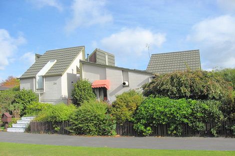 Photo of property in 34 Guinness Crescent, Ilam, Christchurch, 8041