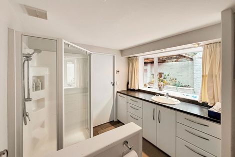 Photo of property in 1 Hawkhurst Road, Lyttelton, 8082