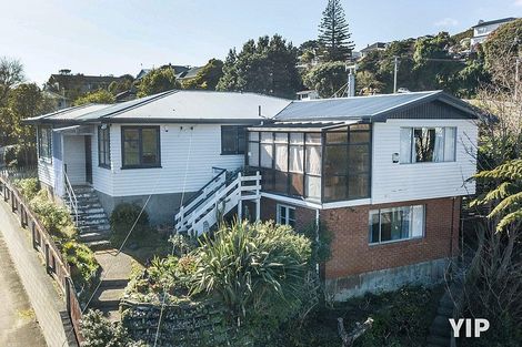 Photo of property in 3 Tawa Terrace, Tawa, Wellington, 5028