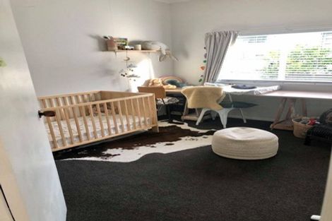 Photo of property in 15 Eskdale Road, Birkdale, Auckland, 0626